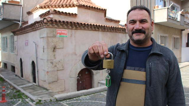 Amasya'da kapısına kilit vurulan 9 türbeden 5'i yeniden ziyarete açıldı