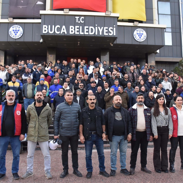 Buca Belediyesi'ndeki yaklaşık 2 bin işçiden iş bırakma eylemi