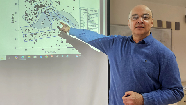 Antalya'da 4.9 büyüklüğünde deprem (4)