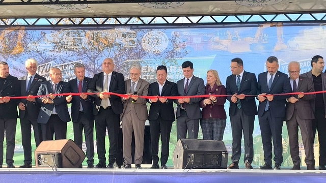 Muğla Büyükşehir Belediyesi'nin 170 yeni aracı hizmete başladı