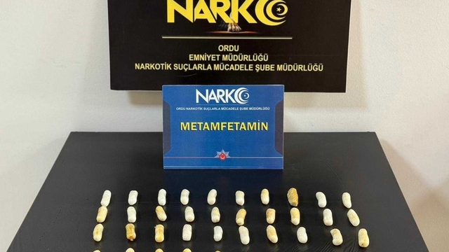 Ordu'da midesinde 407 gram uyuşturucu bulunan zanlı ile arkadaşı tutuklandı