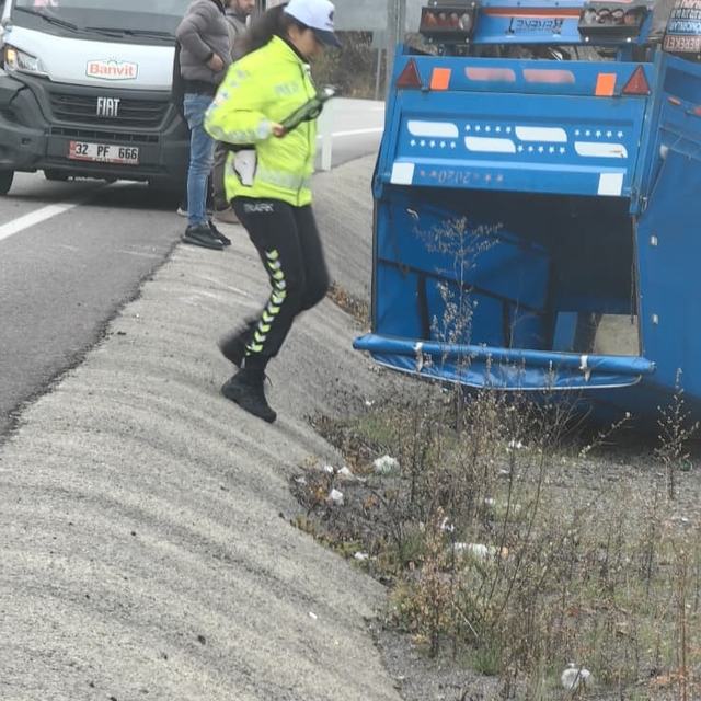 Zonguldak'ta patpat ile ticari araç çarpıştı