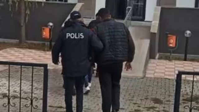Sivas'ta çaldıkları Kangal köpekleriyle Kayseri'de yakalandılar