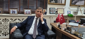 İzmir Büyükşehir Belediye Başkanı Tugay'dan 'çıplak ayaklı' eylem açıklamas...