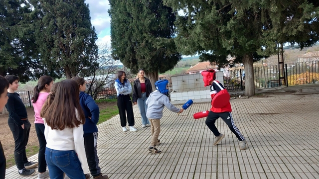 Babaeski'de üniversite öğrencilerinden köy okulunda anlamlı faaliyet