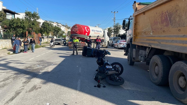 Bodrum'da iki motosikletin çarpıştığı kaza kamerada: 1 ölü, 1 yaralı