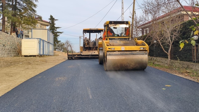 Trabzon'un 18 ilçesinde yol bakım ve onarım çalışmaları devam ediyor