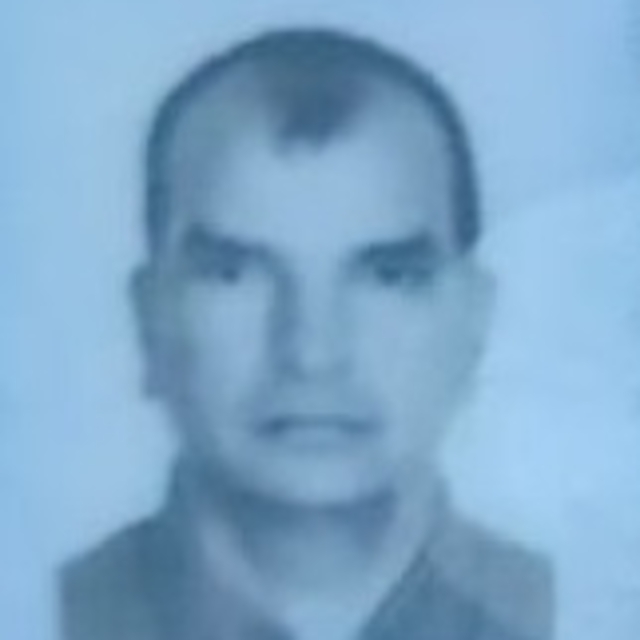 Beton bariyere çarpan otomobil sürücüsünün cansız bedeni, viyadüğün altında...