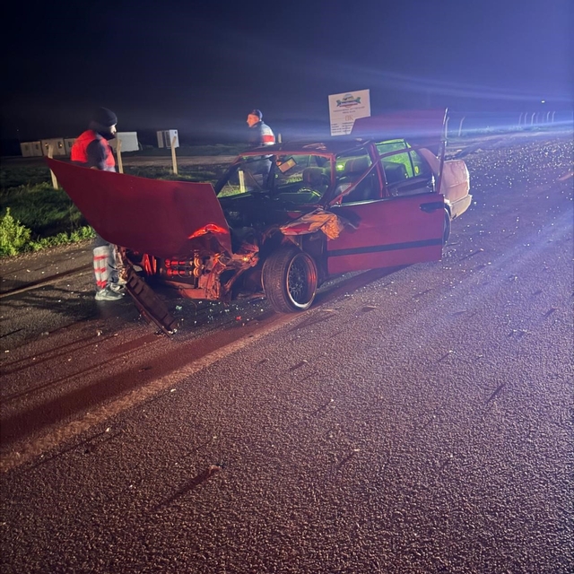 Bayramiç'te otomobille motorsiklet çarpıştı: 3 kişi yaralandı