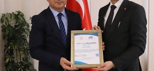 Bayburt'ta iki okula 'Mavi Yeşil Okul' etiketi verildi