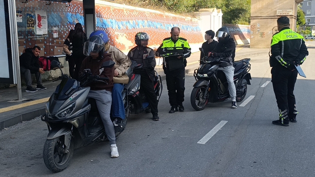 Manavgat'ta motosikletlilerin kask ve eldiven kullanım oranı yüzde 90