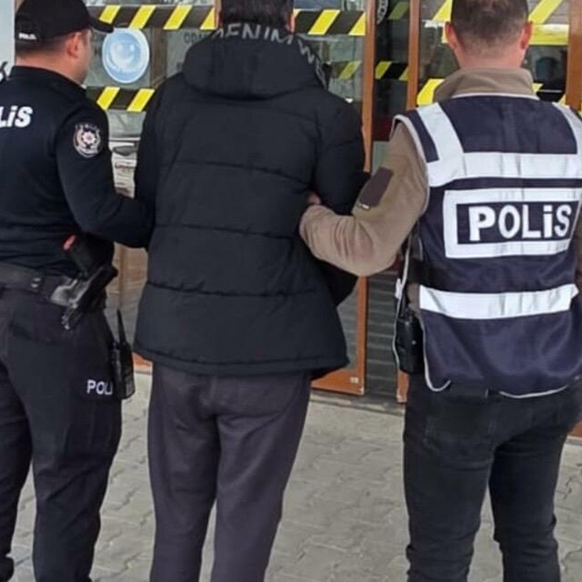 15 yıl hapis cezası ile aranan Cezayirli hükümlü, sahte kimlikle yakalandı