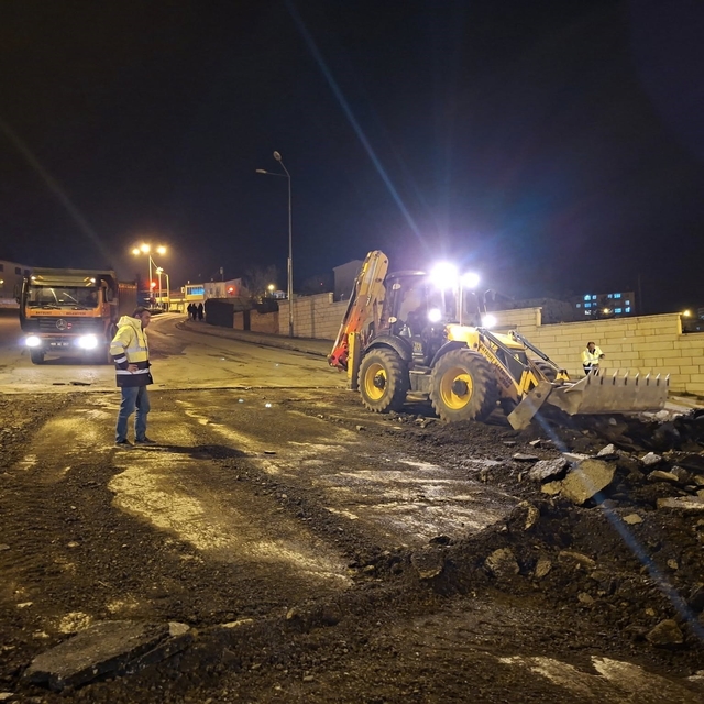 Kışla rampasının asfaltı yenileniyor