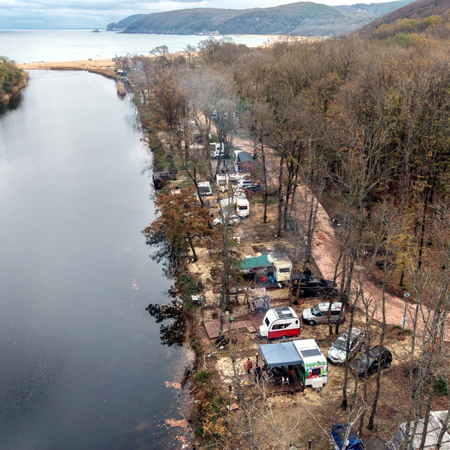 Istranca Dağları etekleri, doğa fotoğrafçıları ve kamp tutkunlarının gözdes...