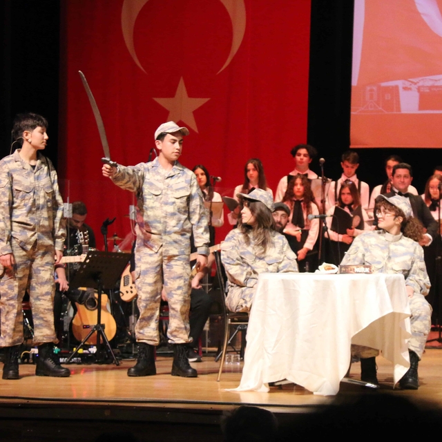 Kütahya'da "Kim Var?" sanat etkinliği ilgi gördü