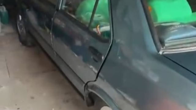 32 yıl sonra mavişinden gözyaşı dökerek ayrıldı
93'lük delikanlı 32 yaşındaki gün görmemiş TOFAŞ'ını böyle sattı