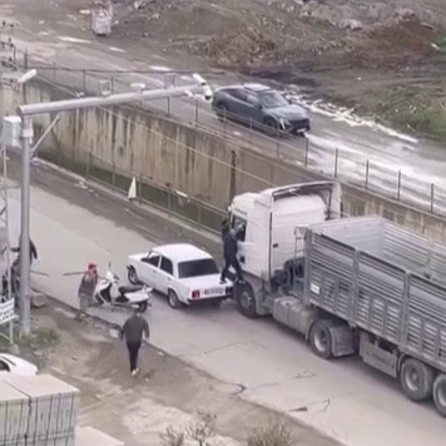 Samsun'da tır şoförüne sopayla saldırdılar