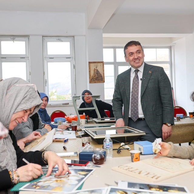 Vali Sözer "Halk eğitimi faaliyetleri toplumsal kalkınmaya da önemli katkıl...