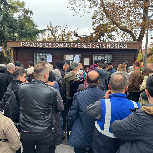 Trabzonspor'da Beşiktaş maçı biletleri satışa çıktı
Bordo-mavili gurbetçi t...