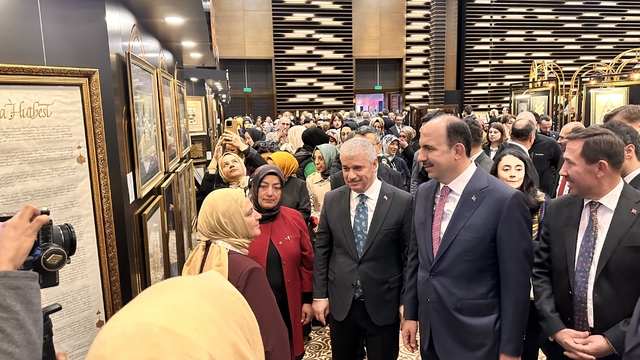 Konya'da 17. Altın Dokunuşlar Sergisi açıldı