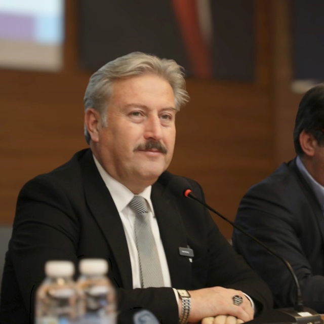 Melikgazi Belediyesi Aydınlıkevler'de yeni kentsel dönüşüm çalışması için b...