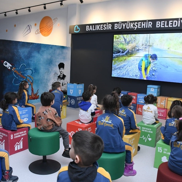 Çevre Eğitim ve Bilim Merkezi yeni atölyeleriyle öğrencileri bekliyor
Büyük...
