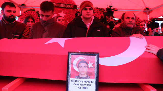 Şehit polis memuru, memleketi Samsun'da toprağa verildi