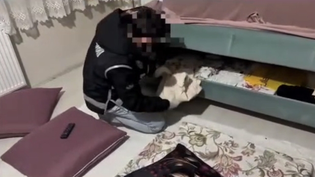 Ağrı'da kaçakçılık operasyonunda milyonluk telefon ve sigara ele geçirildi