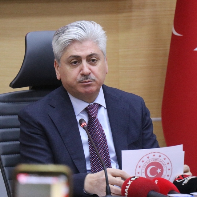 Vali Doğan'dan Sakaryaspor açıklaması
"Kimse taşın altına elini koymuyor"