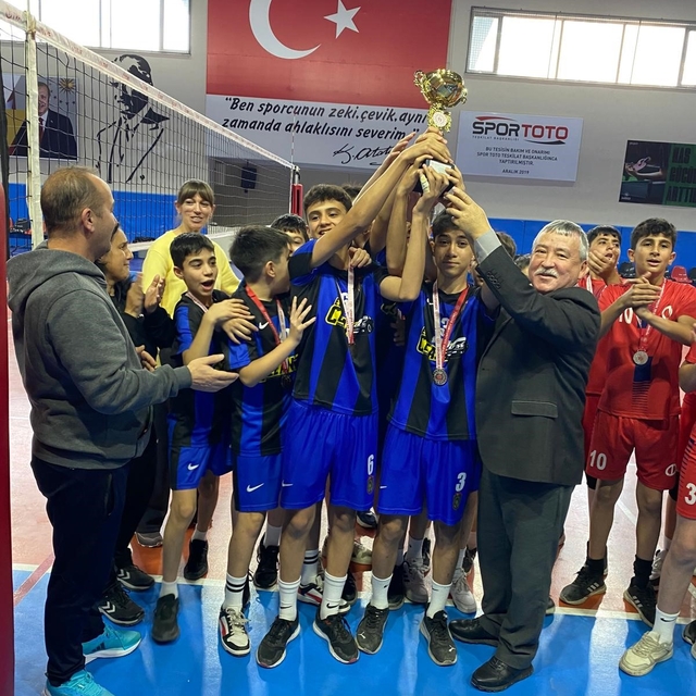 'Okul Sporları Voleybol Yıldız Erkekler' müsabakaları sonuçlandı