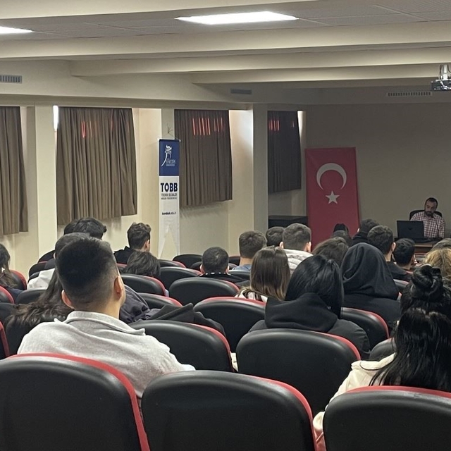 KBÜ'de "Bilişimde Grafik ve Animasyon Teknikleri" eğitimi gerçekleştirildi