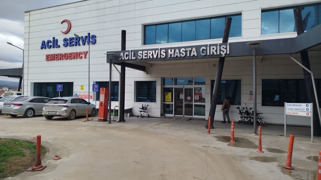 Sinop'ta kereste atölyesinde hızar makinesine kolunu kaptıran işçi ağır yaralandı