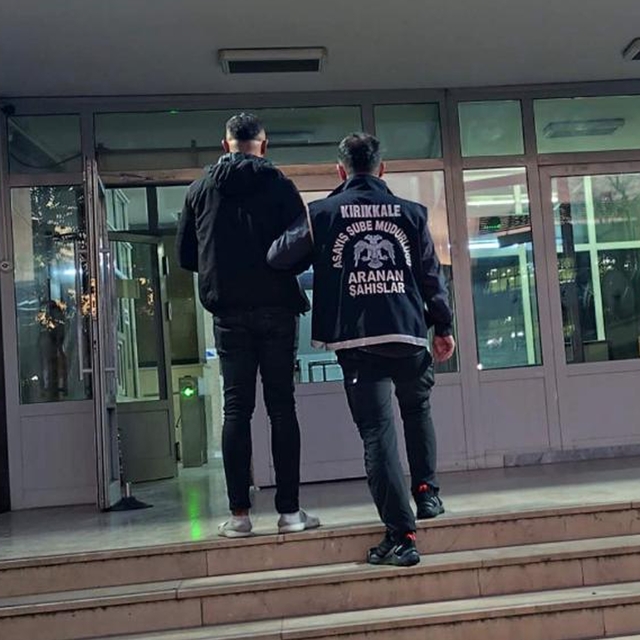 Kırıkkale'de eş zamanlı operasyonda 4 firari yakalandı