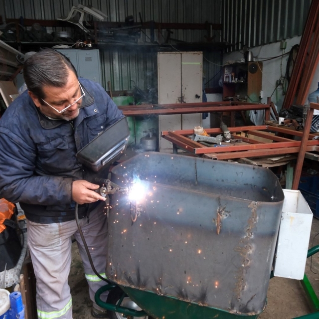 Geri dönüşümle temizlik araç gereçleri üretiliyor