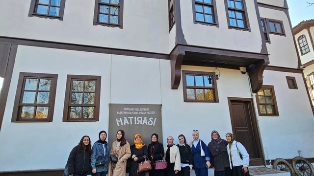 Üniversiteli gençler Sinop'un kültürel değerlerini yerinde keşfetti