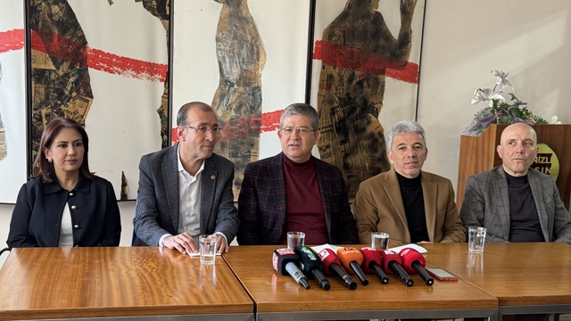 Denizli'de AK Parti İl Başkanı Subaşıoğlu, gazetecilerle buluştu