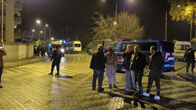 KADES ile yardım istedi, cinayeti jandarma önledi
Silahla kendisini vuran şahıs ağır yaralandı