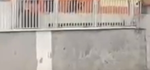 Eski sevgilisiyle konuşmak için geldiği okul önünde intihara kalkıştı