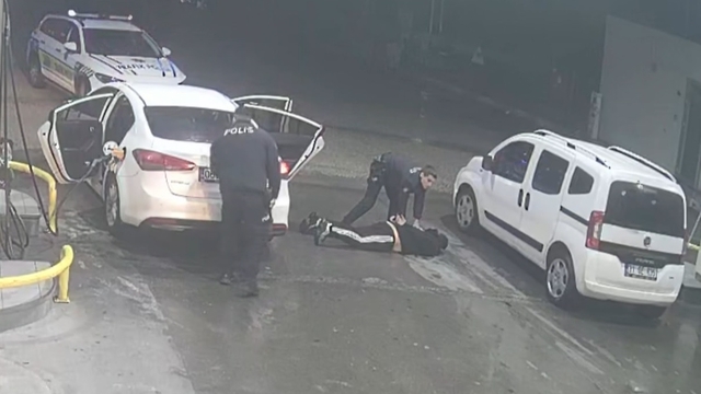 Çalıştığı iş yerinde soygun planlayıp, mağdur süsü veren çalışan ve işbirlikçileri yakalandı