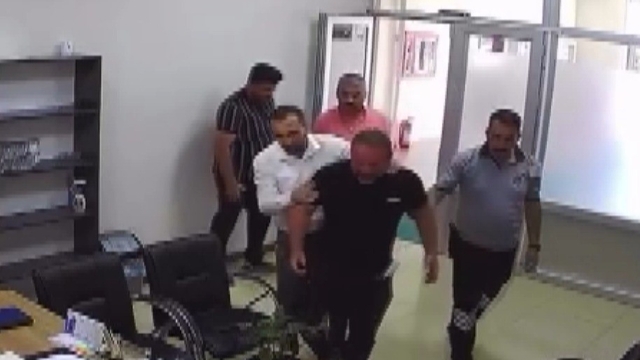 Belediye önünde kendisini ateşe vermişti: Olayın kamera görüntüleri ortaya çıktı