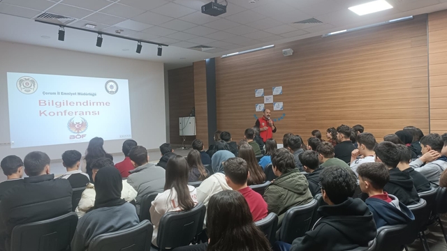 Kargı'da lise öğrencilerine terörle mücadele konferansı verildi