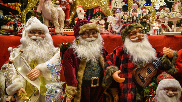 Yılbaşı kutlamasında, 'Noel Baba' kostümü ve sakalına ilgi