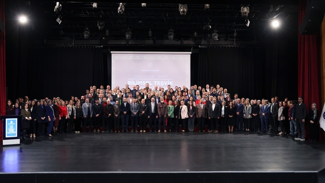 Atatürk Üniversitesi'nde bilimsel teşvik töreni düzenlendi: Başarılı Akademisyenlere ödülleri takdim edildi