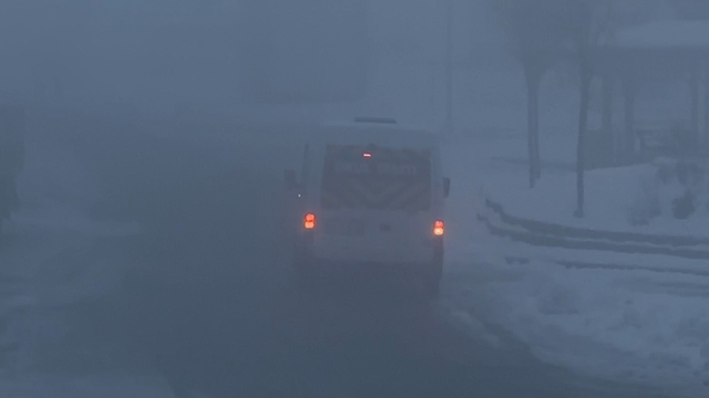 Yüksekova'da göz gözü görmüyor