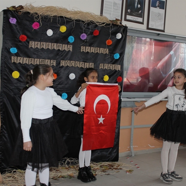 Altıntaş'ta "Çocuk Şiirleri Okumaları" etkinliği düzenlendi