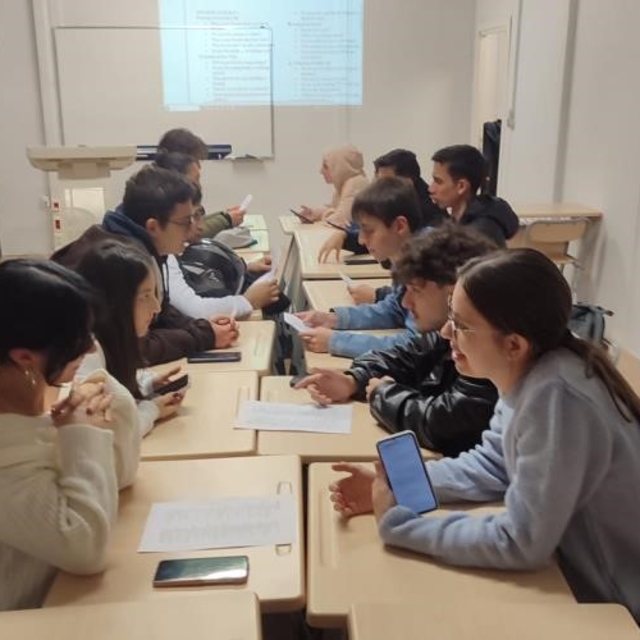 BŞEÜ'de İngilizce pratik etkinliği