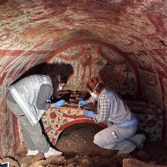 İznik'te erken Hristiyanlık dönemine ait benzersiz 'Çoban İsa' figürü ortay...
