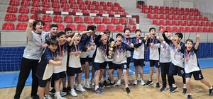 Talas 75. Yıl Mühibe Germirli Ortaokulu'ndan çifte şampiyonluk