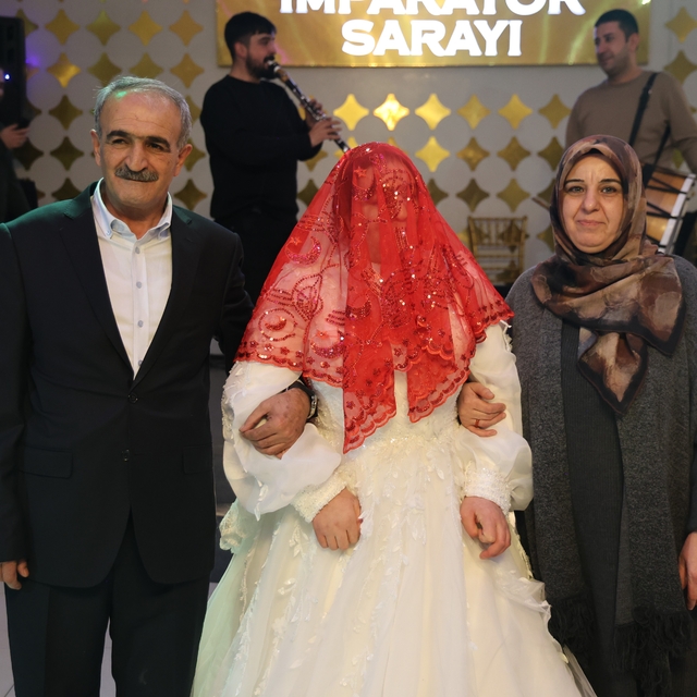 Down sendromlu Şevval'in düğün ve gelinlik hayali gerçek oldu
Elazığ Beledi...