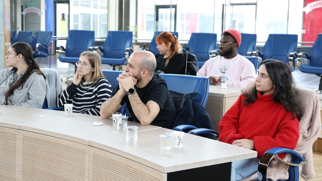 AB'ye üye 13 ülkeden gelen gençler Diyarbakır'ı gezdi